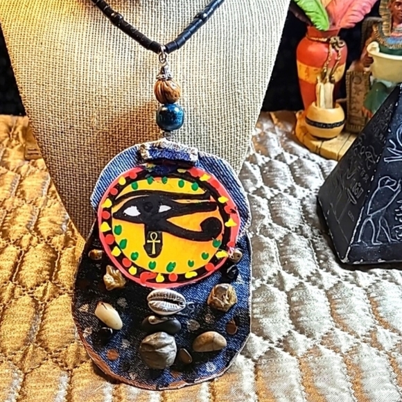 Eye of Horus paper jewelry denim necklace - Picture 7 of 9